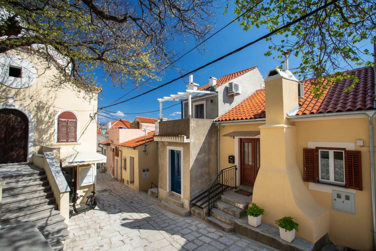 Little House In Baska Apartment Екстериор снимка